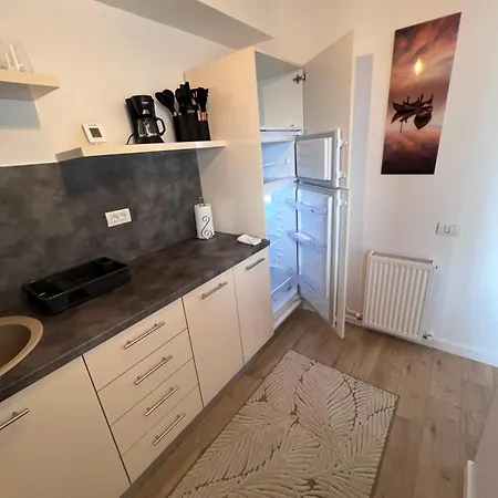 Emmaia Sunset Apartment *